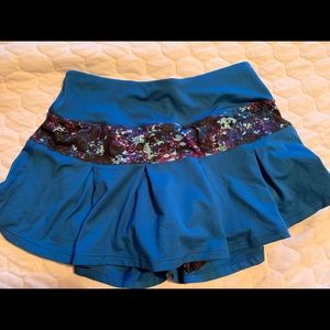 EUC Skirt Sports Lioness in Small